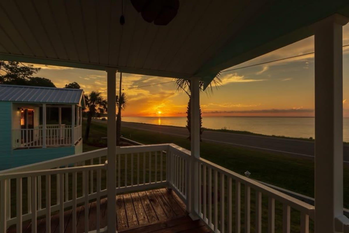 Coastal Cottage with view of Apalachicola Bay