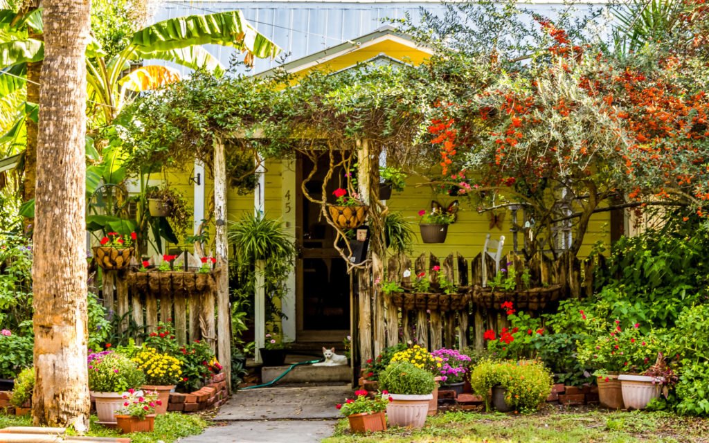 Historic home with flower garden Apalachicola